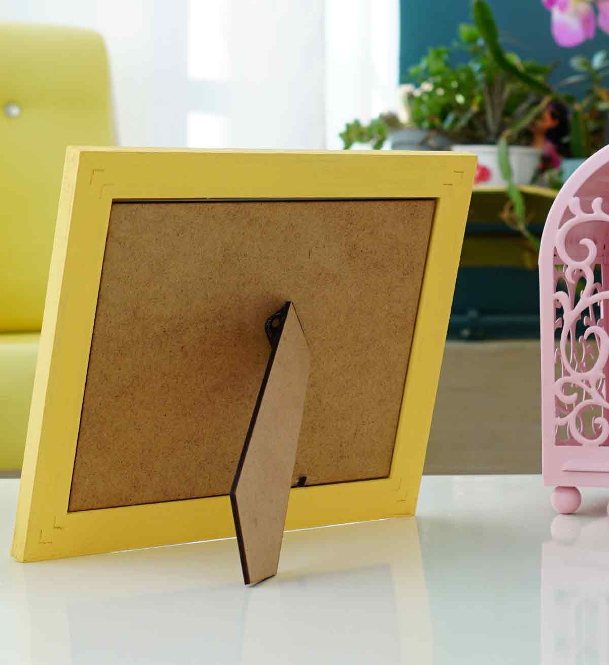 Açık Sarı El Yapımı Çizgili Ahşap Fotoğraf Çerçevesi 15x21 cm