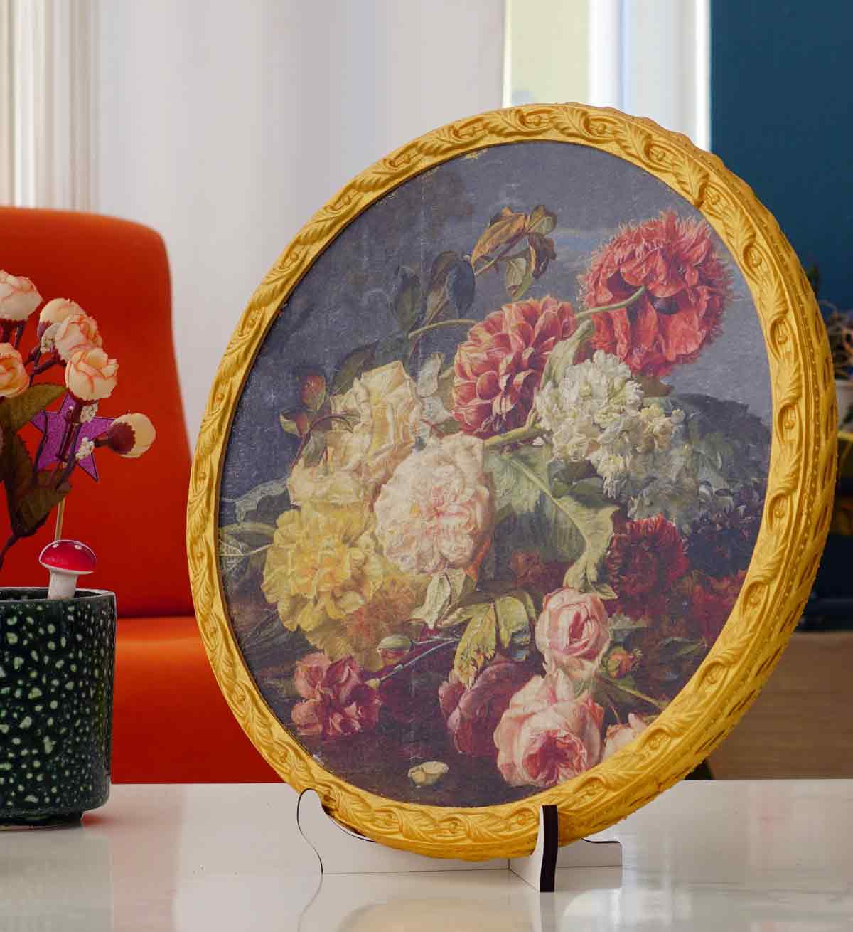İnce İşçilikle Hazırlanmış 30 cm Altın Yaldızlı Tepsi